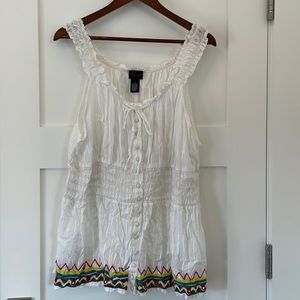 Torrid 3 (3X) white Cotton Embellished w/Embroidery, buttons, ruched & Mirrors